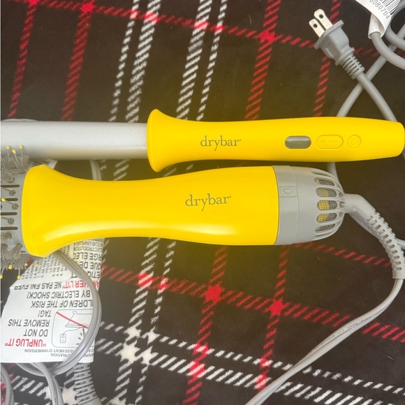 Drybar Yellow Heated Styling Brush - Picture 5 of 7